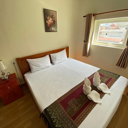 Phnom Penh Le Vincent Hotel Exterior photo